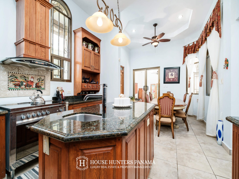 David, Chiriqui, Panama,3 Bedrooms,3 Bathrooms,Homes,For Sale